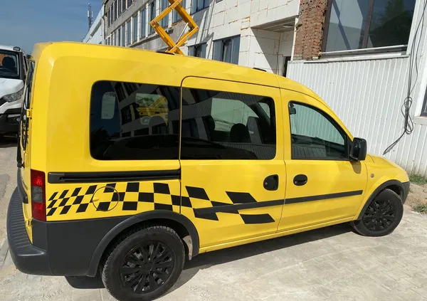 samochody osobowe Opel Combo cena 10000 przebieg: 146000, rok produkcji 2009 z Łódź